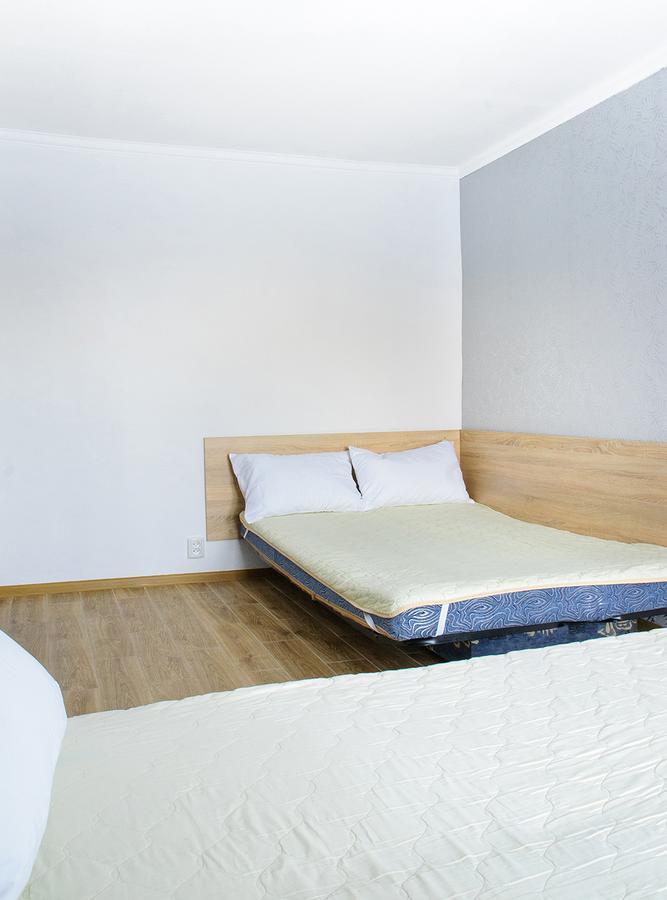 Scandinavian Poltava Apartments With 2 Rooms, 3 Beds 1 Sofa Luaran gambar
